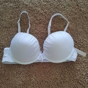 NWT Coobie 36 C Bra..  Padded Underwire, removable straps.